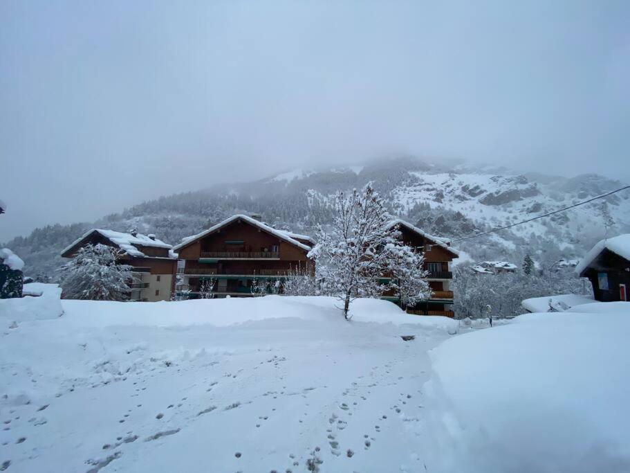 Little Canadian Lodge, Limone Лімоне-П'ємонте Екстер'єр фото
